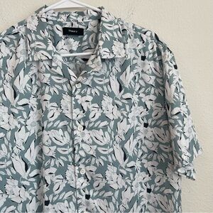 THEORY Button Down Short Sleeve Hawaiian Shirt